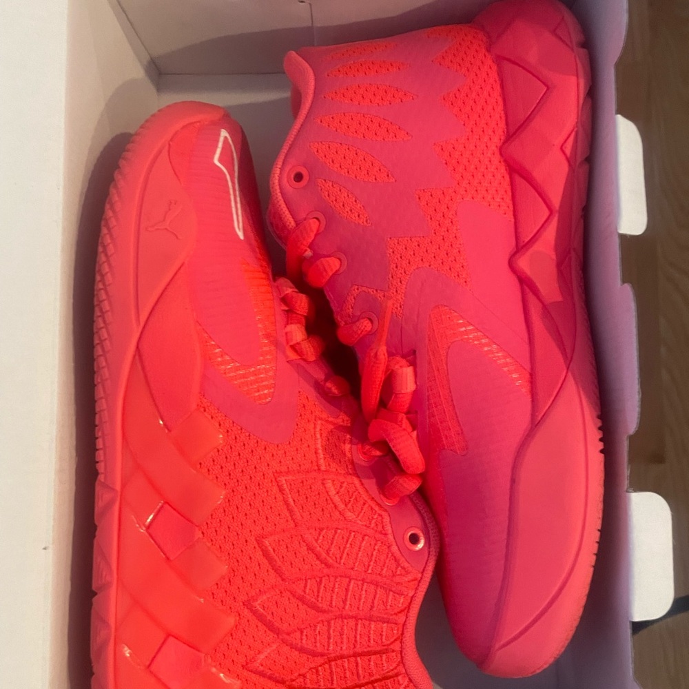 Boys hot pink melos PUMA MB.01 BCA
Boys' Grade School